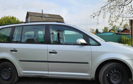 Volkswagen Touran III, 2007 год, 585 000 рублей, 3 фотография