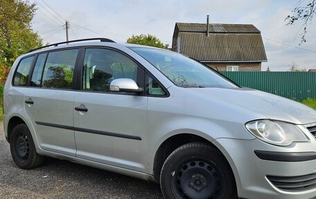 Volkswagen Touran III, 2007 год, 585 000 рублей, 4 фотография