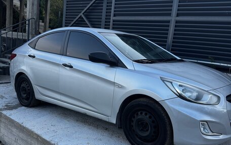 Hyundai Solaris II рестайлинг, 2014 год, 770 000 рублей, 3 фотография