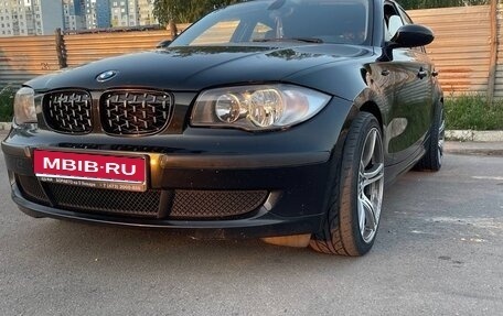 BMW 1 серия, 2008 год, 670 000 рублей, 1 фотография