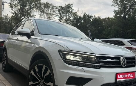 Volkswagen Tiguan II, 2018 год, 2 400 000 рублей, 1 фотография