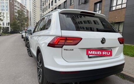 Volkswagen Tiguan II, 2018 год, 2 400 000 рублей, 4 фотография