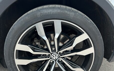 Volkswagen Tiguan II, 2018 год, 2 400 000 рублей, 14 фотография