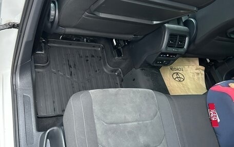 Volkswagen Tiguan II, 2018 год, 2 400 000 рублей, 19 фотография