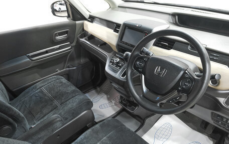 Honda Freed II, 2017 год, 1 639 000 рублей, 8 фотография