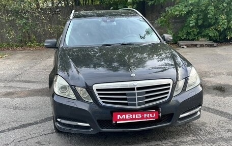 Mercedes-Benz E-Класс, 2010 год, 1 150 000 рублей, 2 фотография