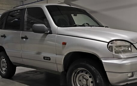 Chevrolet Niva I рестайлинг, 2004 год, 350 000 рублей, 1 фотография