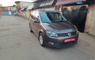 Volkswagen Touran III, 2011 год, 650 000 рублей, 1 фотография