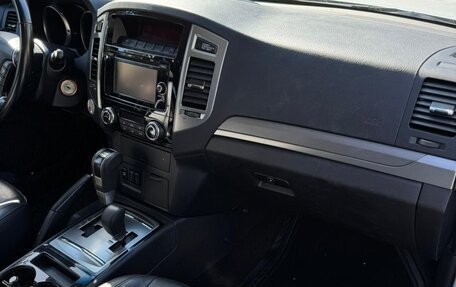 Mitsubishi Pajero IV, 2014 год, 3 400 000 рублей, 10 фотография