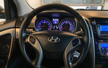 Hyundai i30 II рестайлинг, 2013 год, 800 000 рублей, 10 фотография