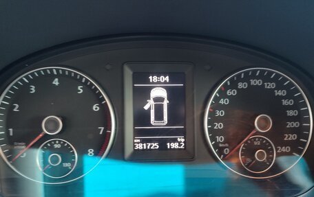 Volkswagen Touran III, 2011 год, 650 000 рублей, 10 фотография