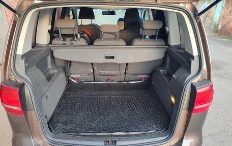 Volkswagen Touran III, 2011 год, 650 000 рублей, 7 фотография