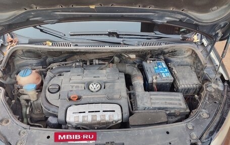 Volkswagen Touran III, 2011 год, 650 000 рублей, 11 фотография
