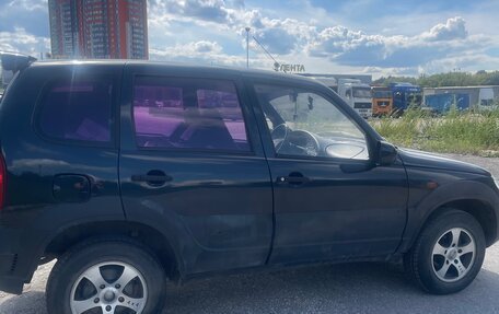 Chevrolet Niva I рестайлинг, 2018 год, 300 000 рублей, 3 фотография