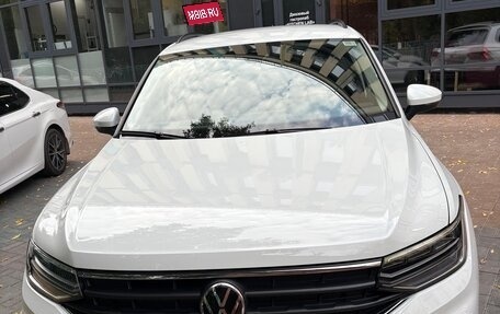 Volkswagen Tiguan II, 2021 год, 3 150 000 рублей, 3 фотография