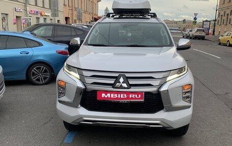 Mitsubishi Pajero Sport III рестайлинг, 2020 год, 3 700 000 рублей, 1 фотография