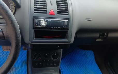 Volkswagen Polo III рестайлинг, 2000 год, 350 000 рублей, 16 фотография