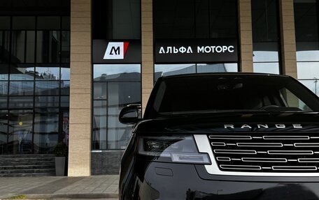 Land Rover Range Rover IV рестайлинг, 2022 год, 15 800 000 рублей, 2 фотография