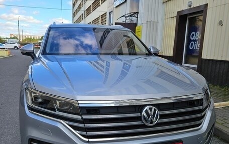 Volkswagen Touareg III, 2019 год, 4 800 000 рублей, 2 фотография