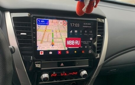 Mitsubishi Pajero Sport III рестайлинг, 2020 год, 3 700 000 рублей, 6 фотография