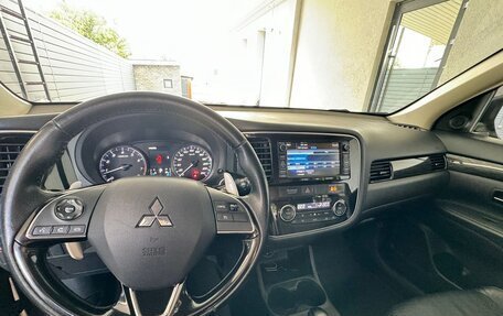 Mitsubishi Outlander III рестайлинг 3, 2015 год, 1 800 000 рублей, 5 фотография