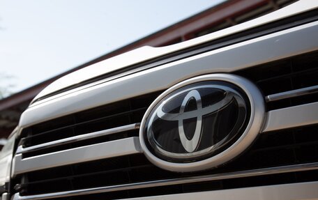 Toyota Land Cruiser, 2022 год, 9 850 000 рублей, 10 фотография