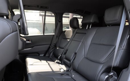 Toyota Land Cruiser, 2022 год, 9 850 000 рублей, 32 фотография
