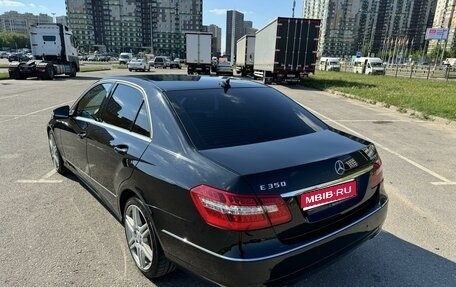 Mercedes-Benz E-Класс, 2011 год, 1 900 000 рублей, 1 фотография