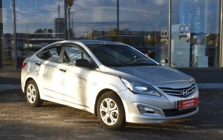 Hyundai Solaris II рестайлинг, 2015 год, 990 000 рублей, 3 фотография