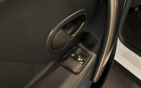 Renault Sandero II рестайлинг, 2019 год, 850 000 рублей, 17 фотография