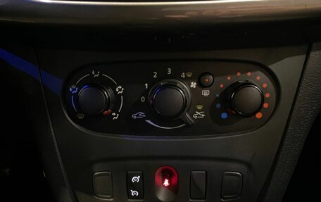 Renault Sandero II рестайлинг, 2019 год, 850 000 рублей, 12 фотография