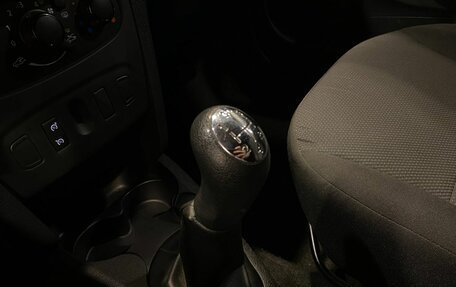 Renault Sandero II рестайлинг, 2019 год, 850 000 рублей, 22 фотография