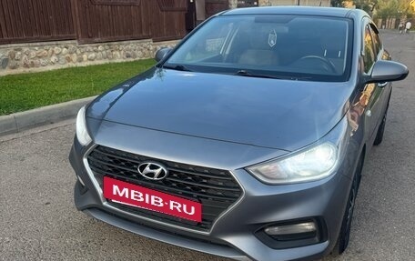 Hyundai Solaris II рестайлинг, 2018 год, 1 400 000 рублей, 3 фотография
