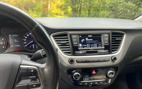 Hyundai Solaris II рестайлинг, 2018 год, 1 400 000 рублей, 11 фотография