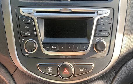 Hyundai Solaris II рестайлинг, 2015 год, 1 150 000 рублей, 3 фотография