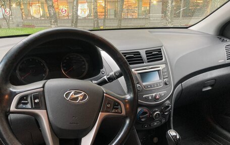 Hyundai Solaris II рестайлинг, 2015 год, 1 150 000 рублей, 12 фотография