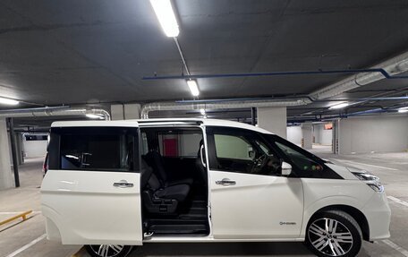 Nissan Serena IV, 2018 год, 2 200 000 рублей, 2 фотография