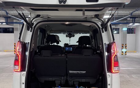 Nissan Serena IV, 2018 год, 2 200 000 рублей, 5 фотография