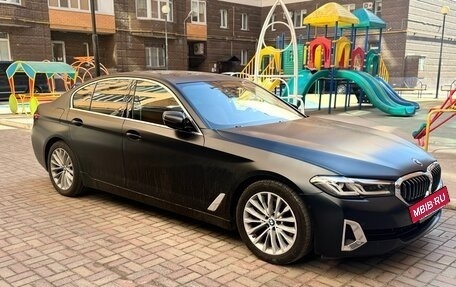 BMW 5 серия, 2021 год, 5 600 000 рублей, 3 фотография