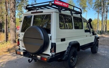 Toyota Land Cruiser 70, 2022 год, 8 000 000 рублей, 5 фотография