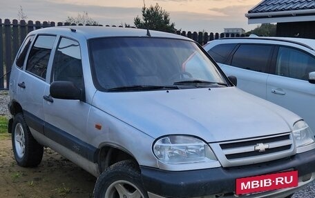 Chevrolet Niva I рестайлинг, 2004 год, 310 000 рублей, 2 фотография