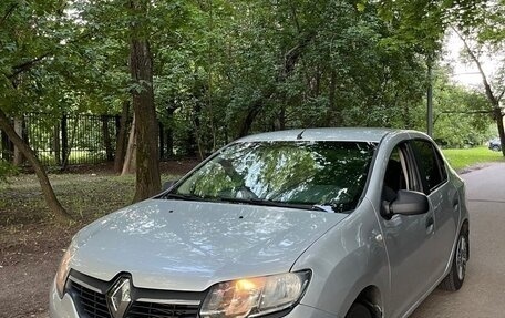 Renault Logan II, 2015 год, 400 000 рублей, 1 фотография
