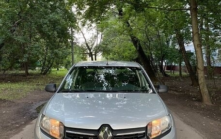 Renault Logan II, 2015 год, 400 000 рублей, 2 фотография