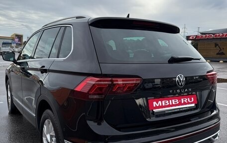 Volkswagen Tiguan II, 2021 год, 2 800 000 рублей, 3 фотография