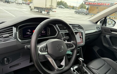 Volkswagen Tiguan II, 2021 год, 2 800 000 рублей, 22 фотография