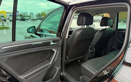 Volkswagen Tiguan II, 2021 год, 2 800 000 рублей, 19 фотография