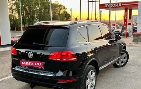 Volkswagen Touareg III, 2013 год, 1 580 000 рублей, 2 фотография
