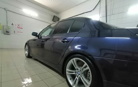 BMW 5 серия, 2004 год, 970 000 рублей, 7 фотография