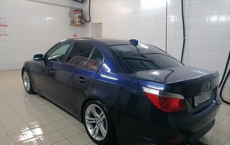 BMW 5 серия, 2004 год, 970 000 рублей, 6 фотография