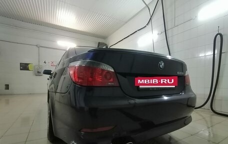 BMW 5 серия, 2004 год, 970 000 рублей, 13 фотография
